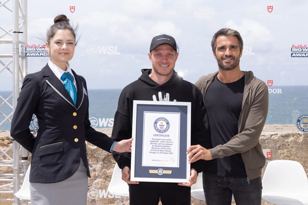 El rey de las olas: Santiago Steudtner surfea la ola más grande del mundo 1 16534069201345
