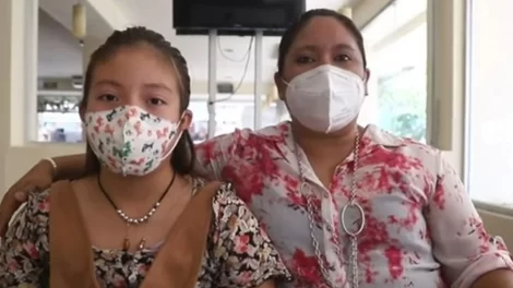 michelle arellano junto a su B8nxiDB9t 2000x1500 1