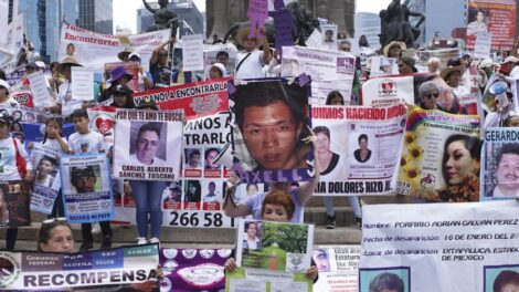 Madres no quieren festejar, quieren a sus hijos de vuelta