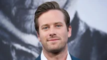 Actor Armie Hammer rompe el silencio sobre acusaciones de canibalismo