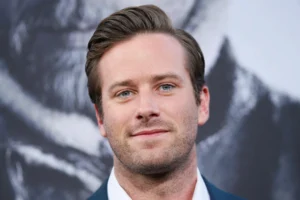 Actor Armie Hammer rompe el silencio sobre acusaciones de canibalismo