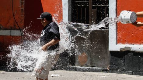 Agua Sabado Gloria