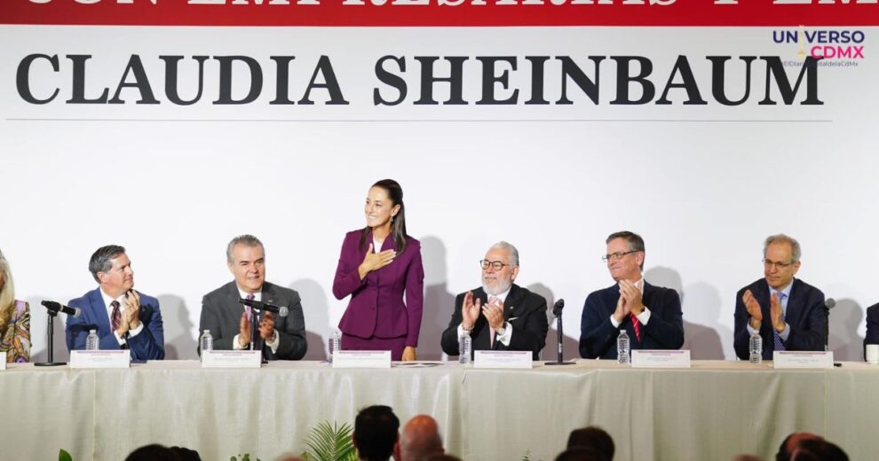 Claudia Sheinbaum se compromete a combatir la extorsión y el robo en carreteras en encuentro con empresarios