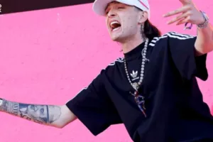 Peso Pluma, el artista más destacado en los premios Latin AMAs 2024; competirá en 12 categorías