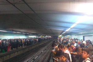 Metro CdMx HOY 2 de julio: retrasos y saturación en Línea B