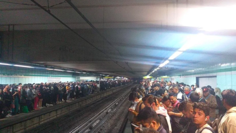 Metro CdMx HOY 2 de julio: retrasos y saturación en Línea B