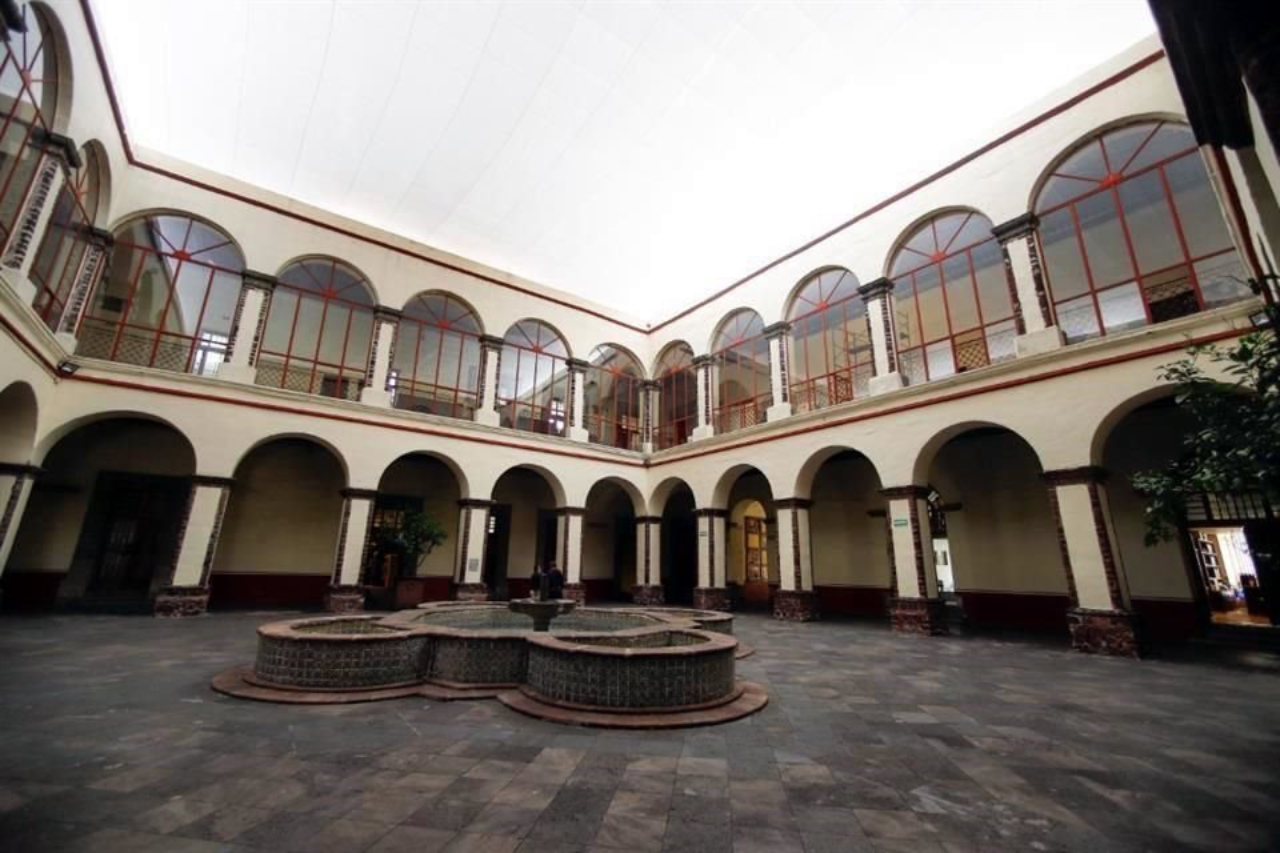 De un convento religioso a un museo sobre la salud: Museo del Hospital Concepción Béistegui 1 De un convento religioso a un museo
