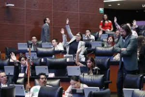 Debaten en el Pleno del Senado solicitud para desaparecer poderes en Guerrero