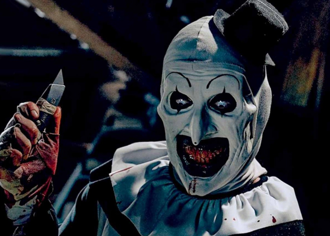 Entre el terror y lo surreal