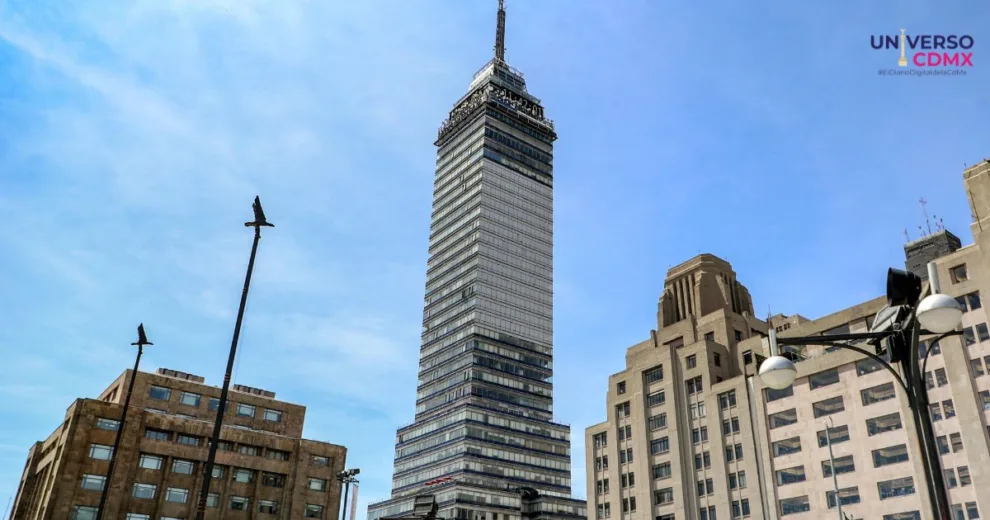 La Torre Latinoamericana celebra su 68° aniversario con carrera de botargas