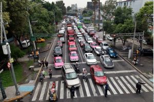 Limitan en CDMX a autos forane 742669 696x459 1