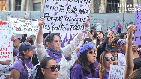 Miles de mujeres marchan en la CDMX para conmemorar el Dia Internacional de la Mujer 1