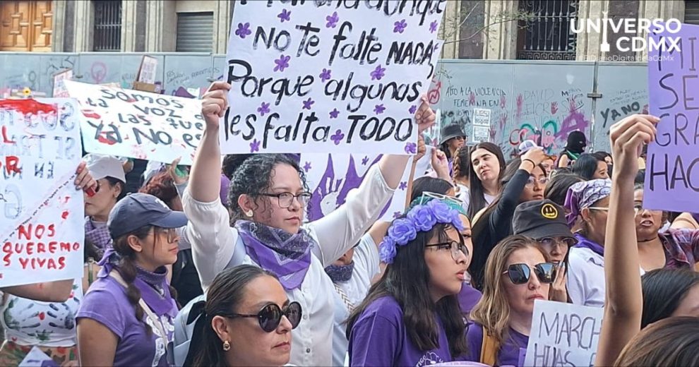 Miles de mujeres marchan en la CDMX para conmemorar el Día Internacional de la Mujer 1 Miles de mujeres marchan en la CDMX para conmemorar el Dia Internacional de la Mujer 1