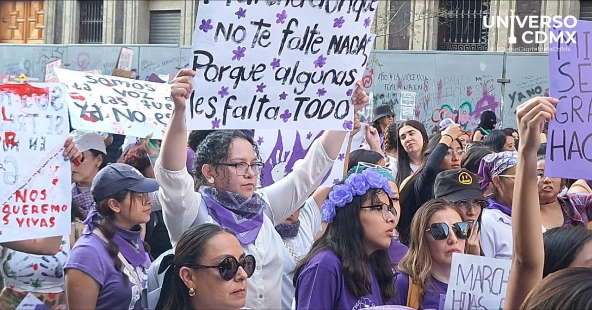 Miles de mujeres marchan en la CDMX para conmemorar el Dia Internacional de la Mujer 1