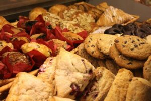 El pan dulce es un postre que reconforta en esos días lluviosos o fríos en la Ciudad de México, durante décadas, los capitalinos han podido