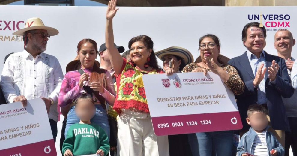 Clara Brugada entrega 10 mil tarjetas del programa “Mi Beca para Empezar”