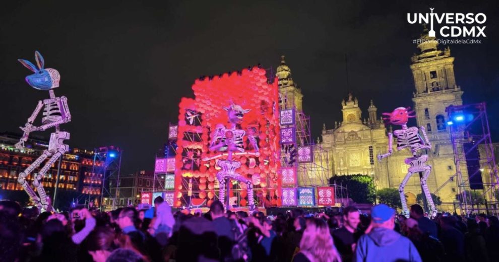 Se inaugura la ofrenda monumental en el Zócalo de la Ciudad de México