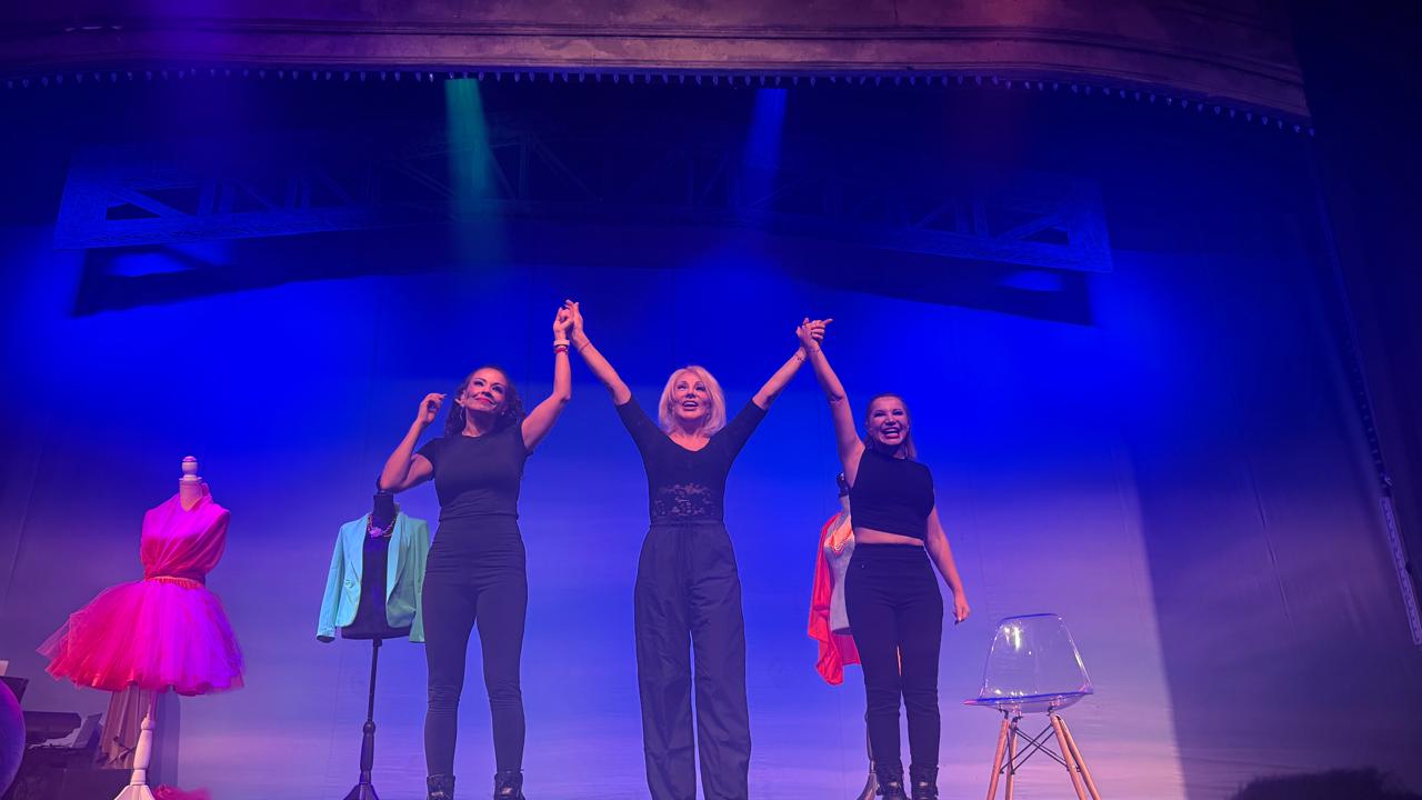 Si Soy Yo, No Eres Tú regresa para cuestionar el amor propio en las relaciones modernas 4 si soy yo, no eres tú