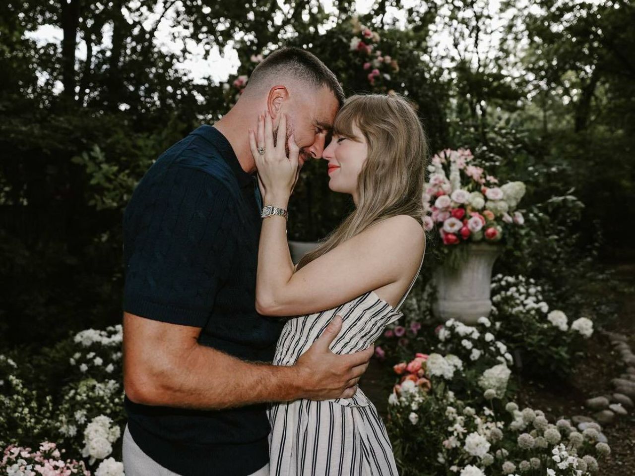 Anuncio de Compromiso de Taylor Swift y Travis Kelce Desata Olas de Ofertas de Celebridades 5 Taylor Swift