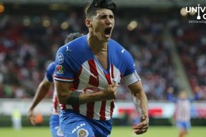 Alan Pulido a punto de regresar a Chivas como refuerzo estelar para el Clausura 2025
