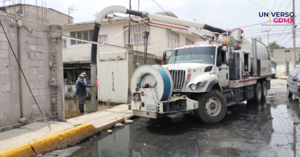 Avanza GEM en labores de limpieza y desazolve de la zona afectada por las lluvias en Chalco