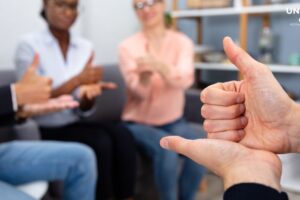 Con lengua de señas, los sordos disfrutan de los conciertos: quiénes lo hacen posible