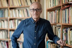 "Escribo libros para niños de cuatro hasta noventa años”: Francisco Hinojosa