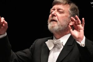 Fallece el renombrado director de orquesta Andrew Davis