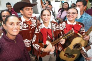 "No nos corresponde investigar": Sheinbaum sobre la identidad de personas en el retén en Chiapas