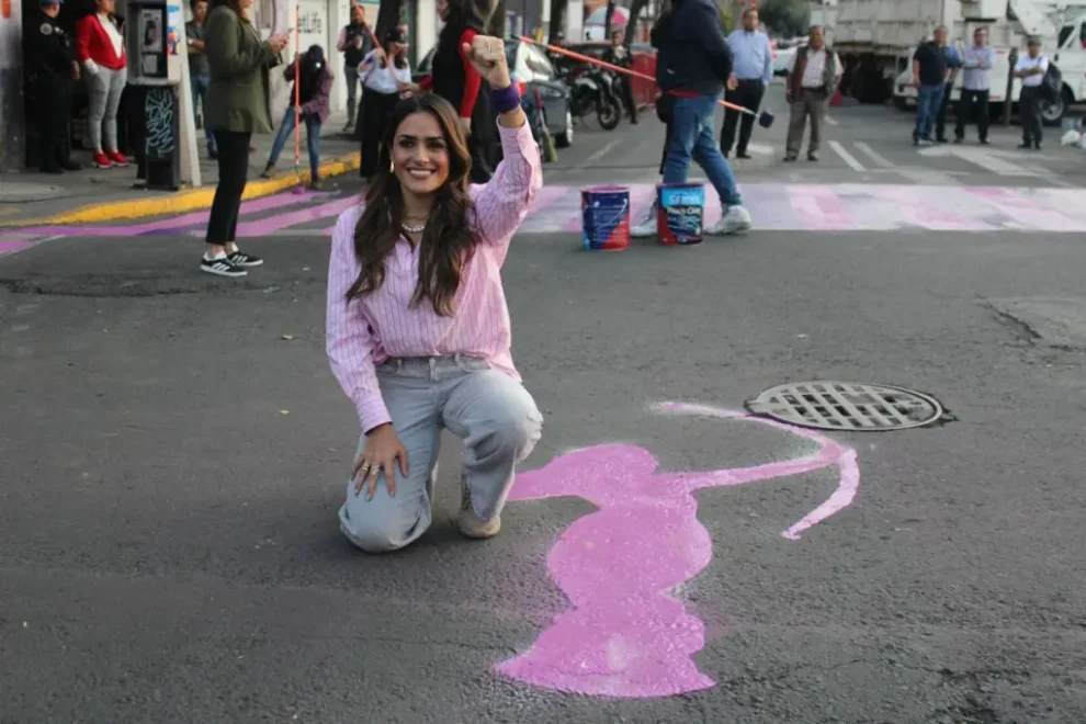 En conmemoración del Día Internacional de la Mujer, la CDMX se viste de violeta 1 En conmemoración del Día Internacional de la Mujer, la CDMX se viste de violeta