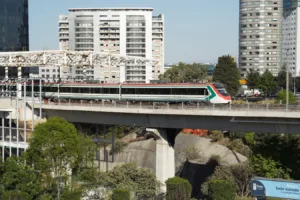 Propone ejecutivo elevar a rango constitucional transporte ferroviario de pasajeros: Nuño Lara