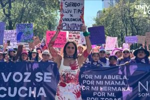 Alessandra Rojo de la Vega presente en el 8M: un juramento de por vida en defensa de las mujeres 1 Alessandra Rojo de la Vega presente en el 8M: un juramento de por vida en defensa de las mujeres