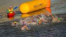 Tres triatletas más se enfermaron tras nadar en el Río Sena