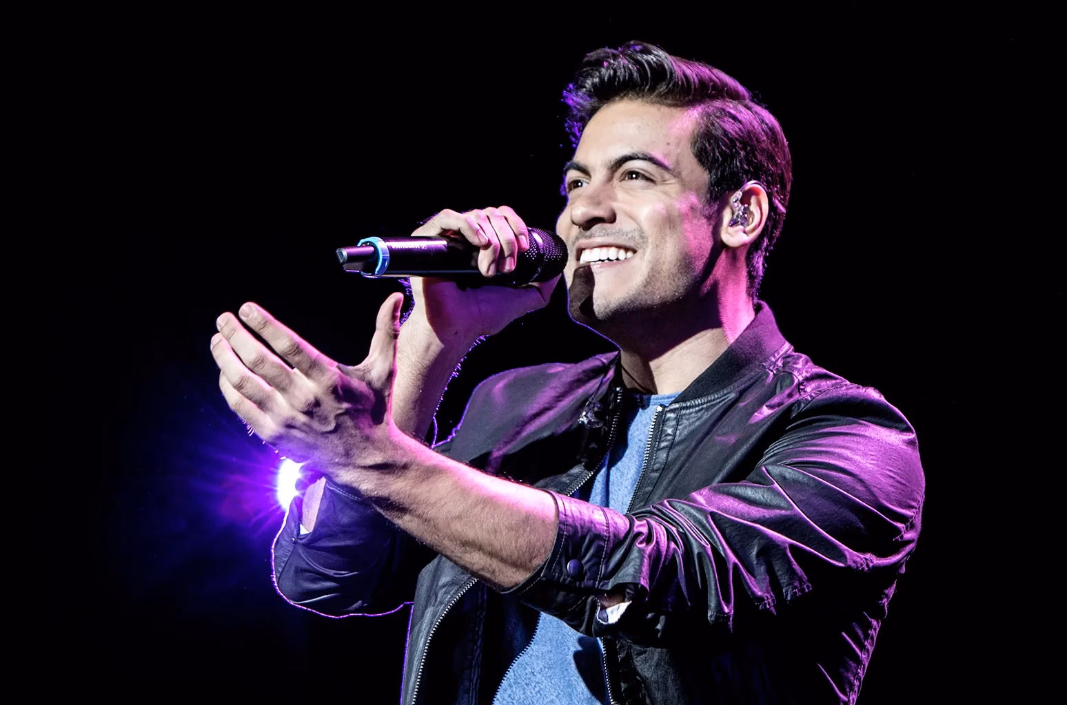 Pamplona vibra con Carlos Rivera en el arranque de su esperado tour 7 carlos rivera