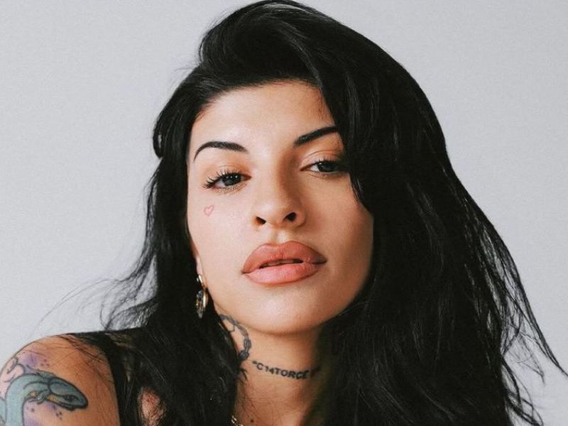 Cazzu envuelta en controversia