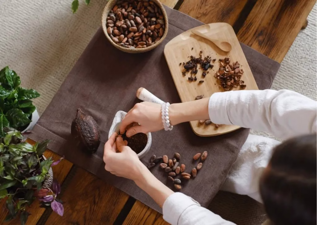 Las mejores experiencias de bienestar holístico en Perú y Costa Rica 1 cacao