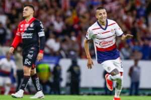 Chivas triunfa en el Clásico tapatío y asegura su pase directo a Liguilla