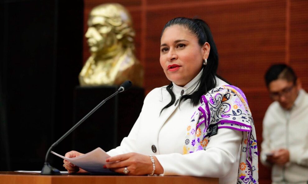Recibe Ana Lilia Rivera constancia que la acredita como senadora electa