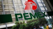 AMLO da a Pemex más tiempo para pagar sus impuestos