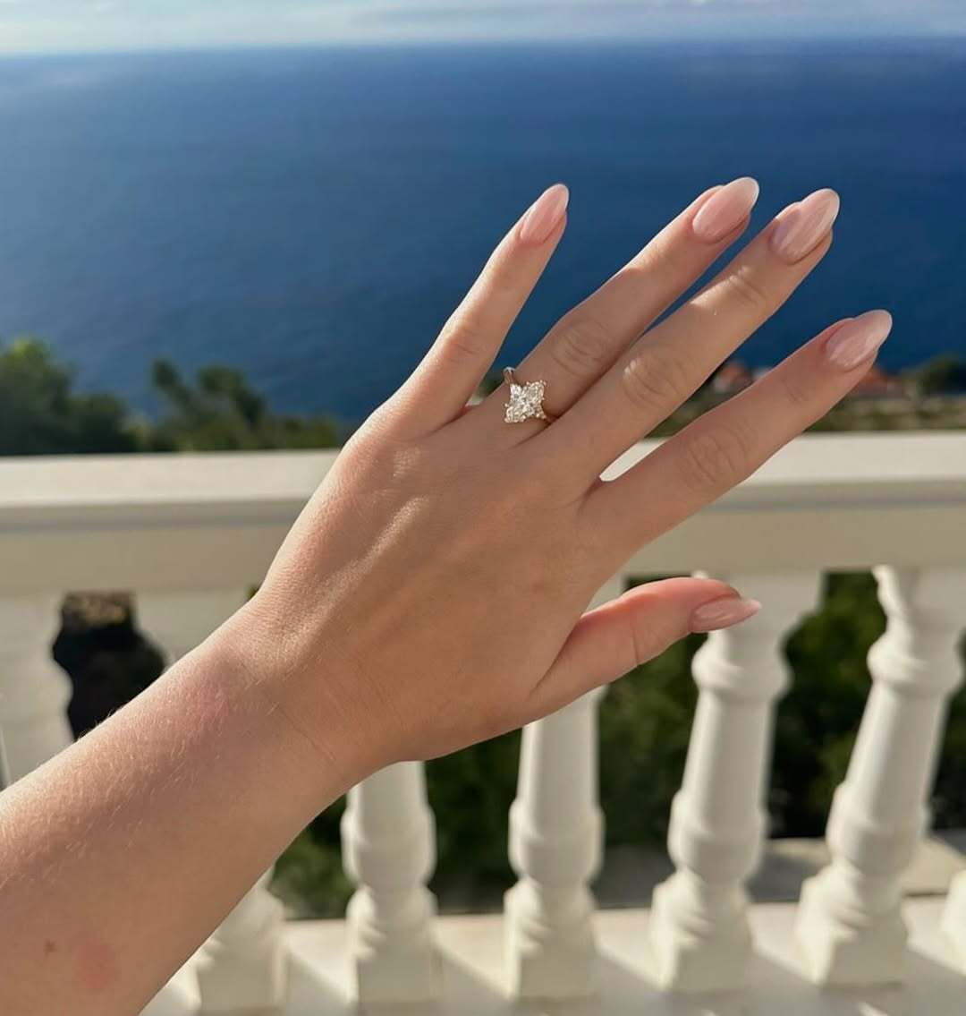 manicura-uñas minimalistas