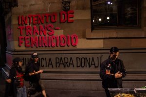 La Alameda Central se vuelve escenario de violencia entre funcionarios y vendedora trans