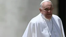 Se disculpa el Papa por insultar a comunidad LGBT: "en la iglesia hay lugar para todos"