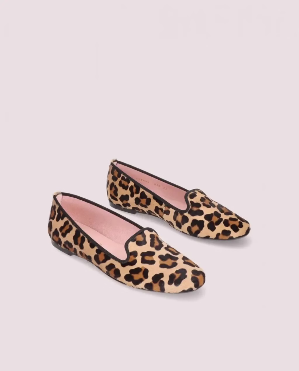 Así se lleva el estampado de leopardo, la tendencia de zapatos del otoño 2025 5 estampado de leopardo