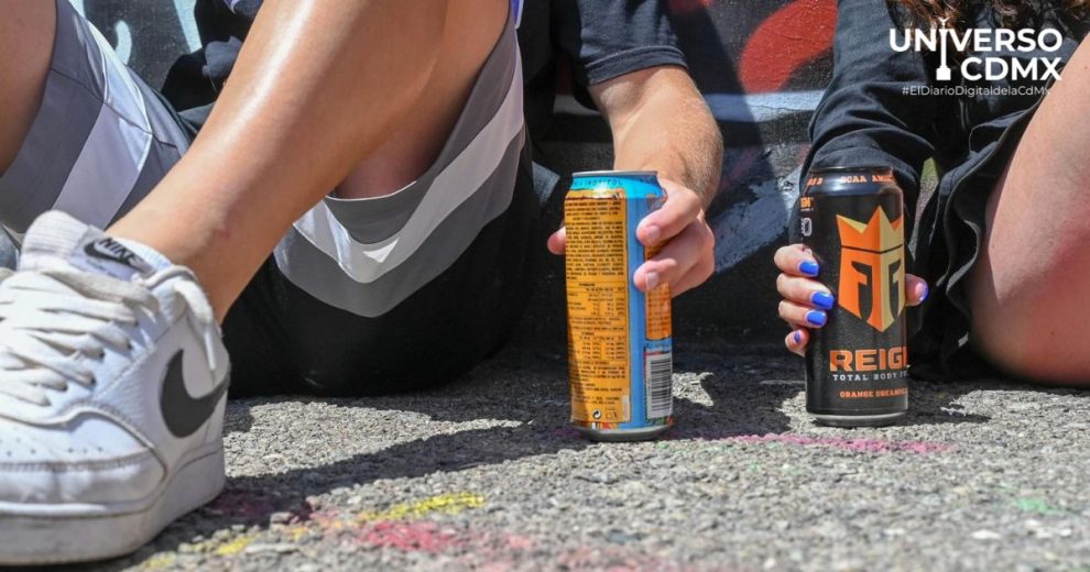 El precio de la energía: ¿Qué le hace el exceso de bebidas energéticas a tus riñones?