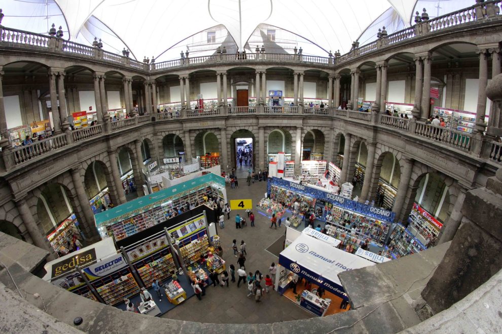 Vive la magia de los libros en la Feria Internacional del Libro del Palacio de Minería 1 Vive la magia de los libros en la Feria Internacional del Libro del Palacio de Minería