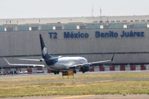 Firman acuerdo para que Semar asuma control de aeropuertos
