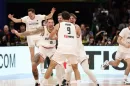 los jugadores de la seleccion alemana celebran el triunfo que corona al equipo campeon del mundo tras derrotar a serbia