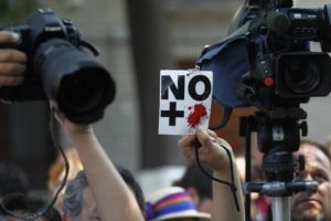 Productividad vs. Cumplimiento: El debate que sacude la protección a periodistas en el congreso 3 Productividad vs. Cumplimiento: El debate que sacude la protección a periodistas en el congreso