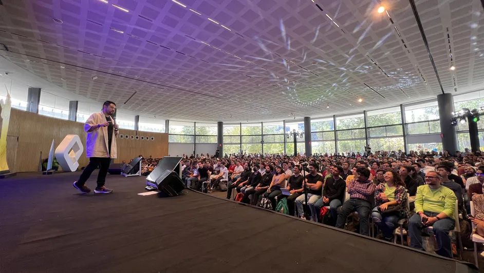 PlatziConf México 2024: un evento imprescindible para la tecnología y el emprendimiento