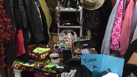tianguis de ropa desde 10 pesos accesorios